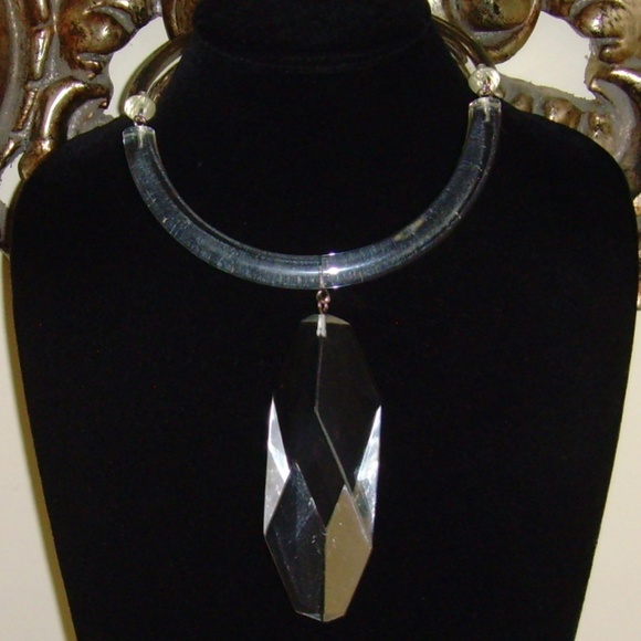 Judith Hendler Clear Lucite Collar Necklace - Picture 4 of 16